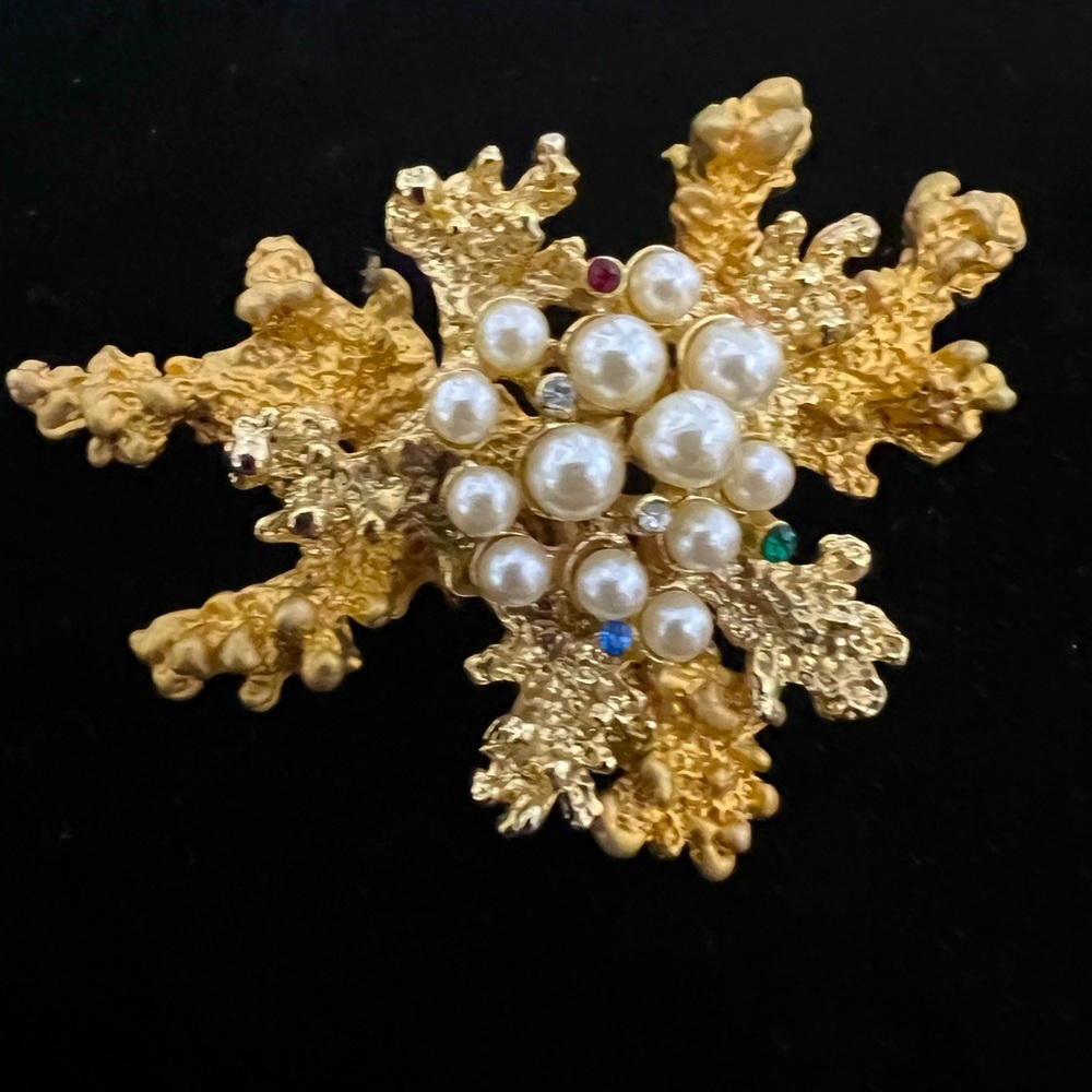 Gold Nugget Pendant with Color Crystals measures about 3” Inches Wide☑️